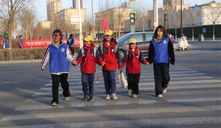 中科低碳新能源技術(shù)學院開展 “安全伴我行”志愿服務活動